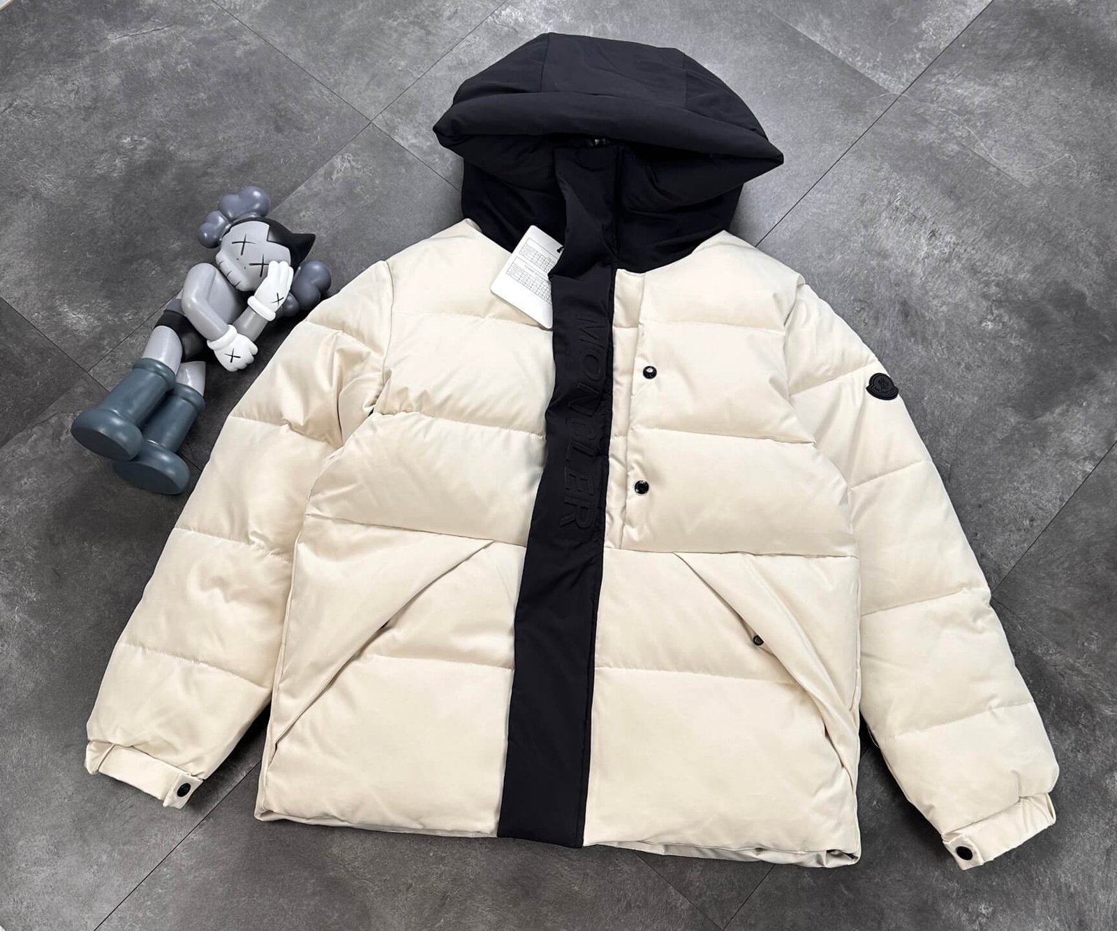 モンクレール メンズ ダウンジャケット 偽物 流行 高品質