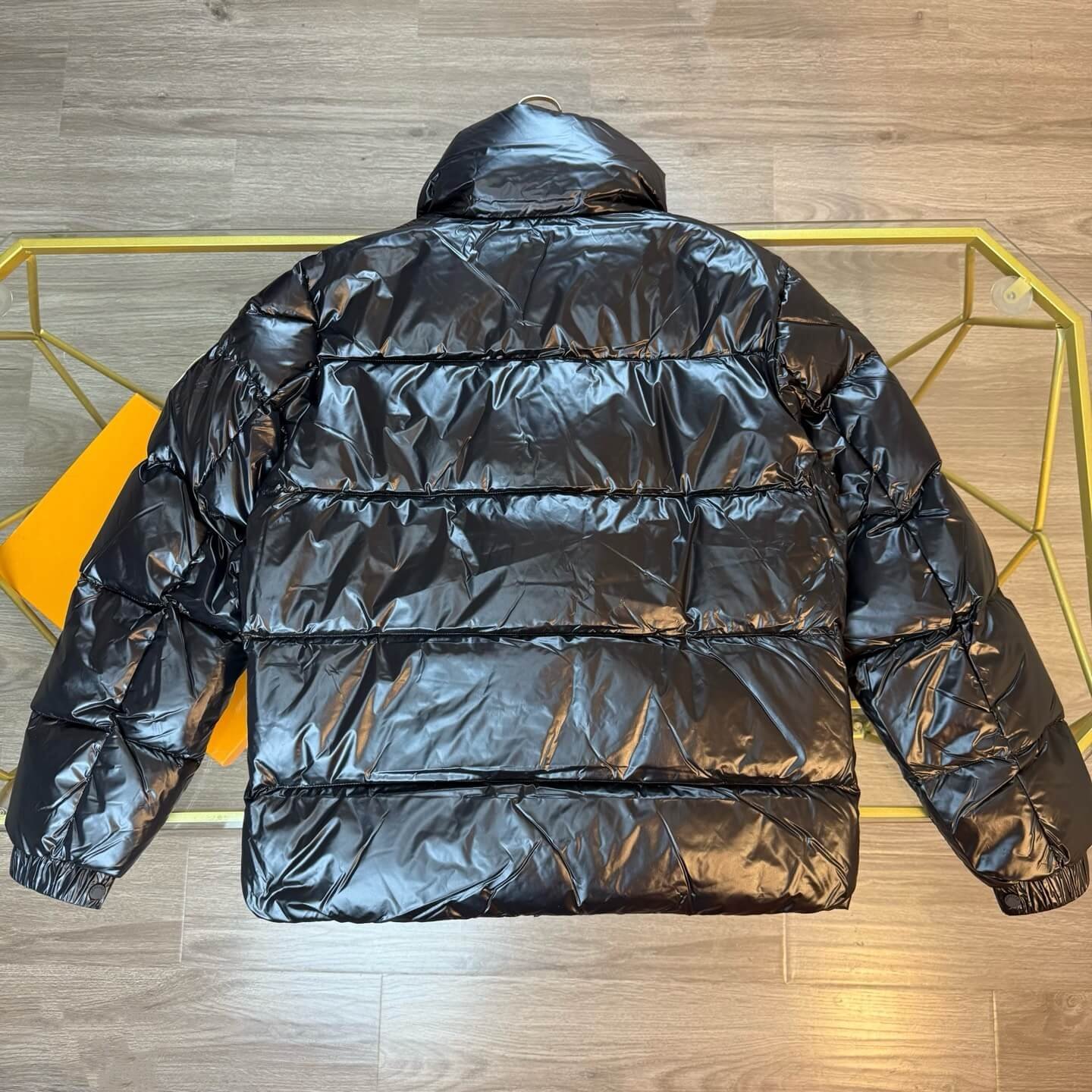モンクレール メンズ ダウンジャケット 偽物 アウトドアに最適 新作 - 画像 (4)
