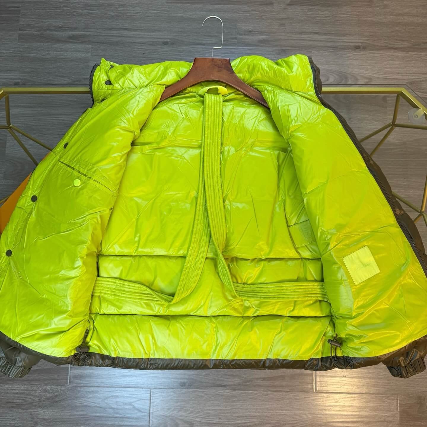 モンクレール メンズ ダウンジャケット 偽物 アウトドアに最適 新作 - 画像 (7)