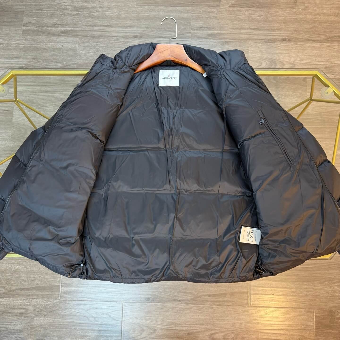 モンクレール メンズ ダウンジャケット コピー品 品質保証 アウトドアに最適 - 画像 (4)