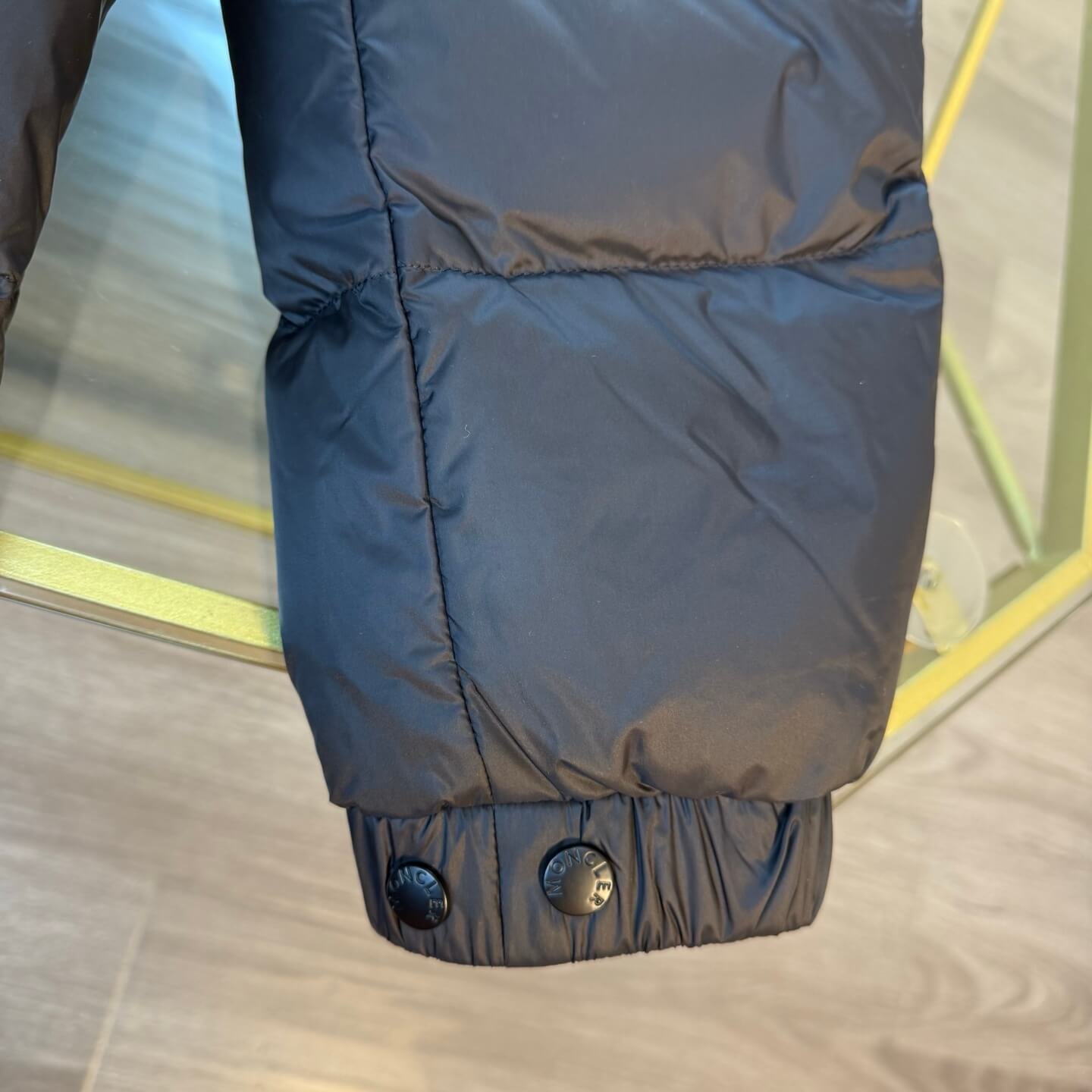 モンクレール メンズ ダウンジャケット コピー品 品質保証 アウトドアに最適 - 画像 (6)