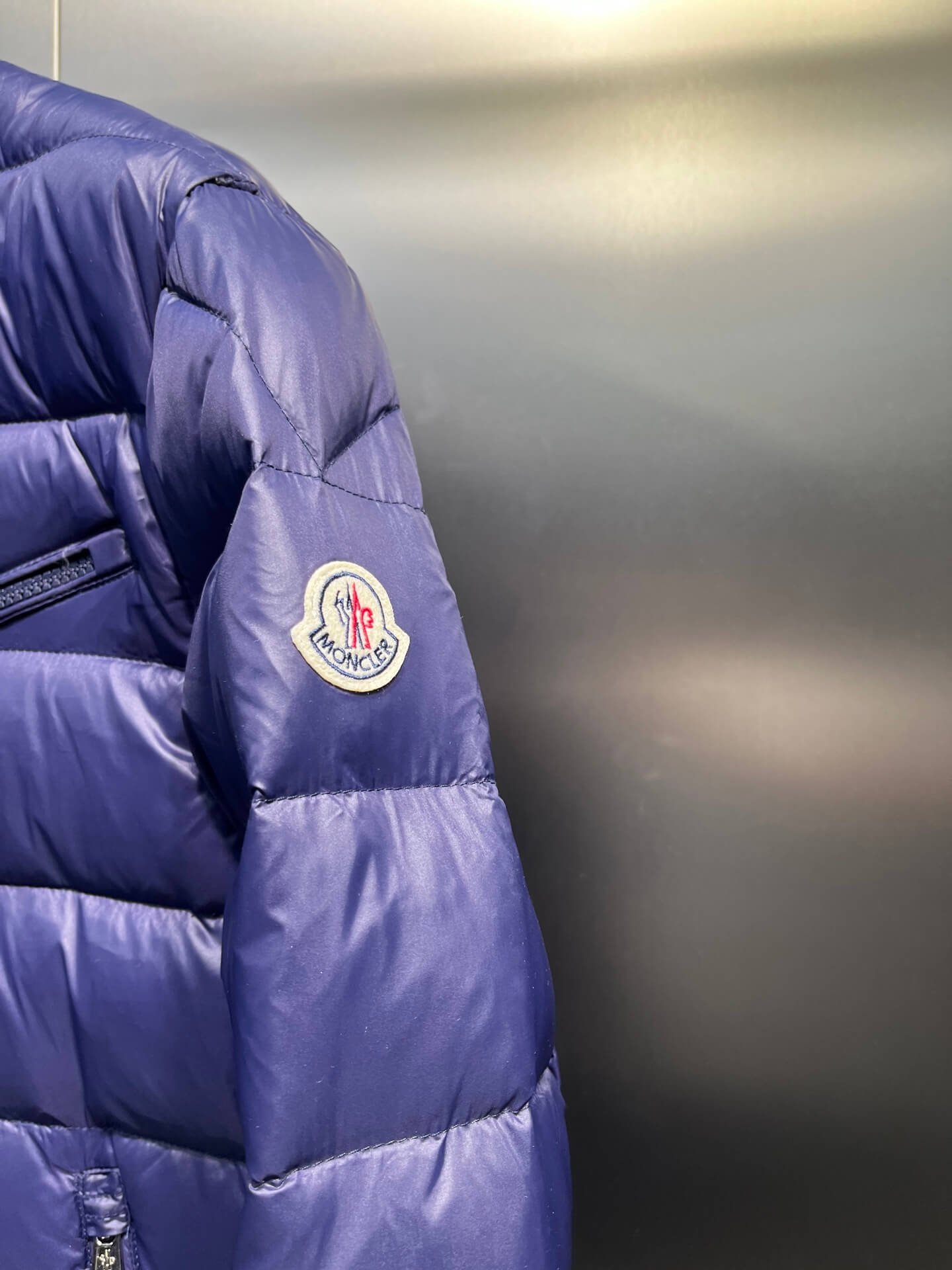 モンクレール メンズ ダウンジャケット スーパーコピー N級品 アウトドアに最適 - 画像 (3)